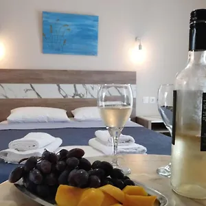 la-mer-rooms-peraia.hotels-of-thessaloniki.com/