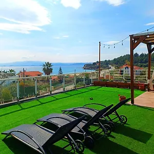 Salonikiou Akti Salonikiou