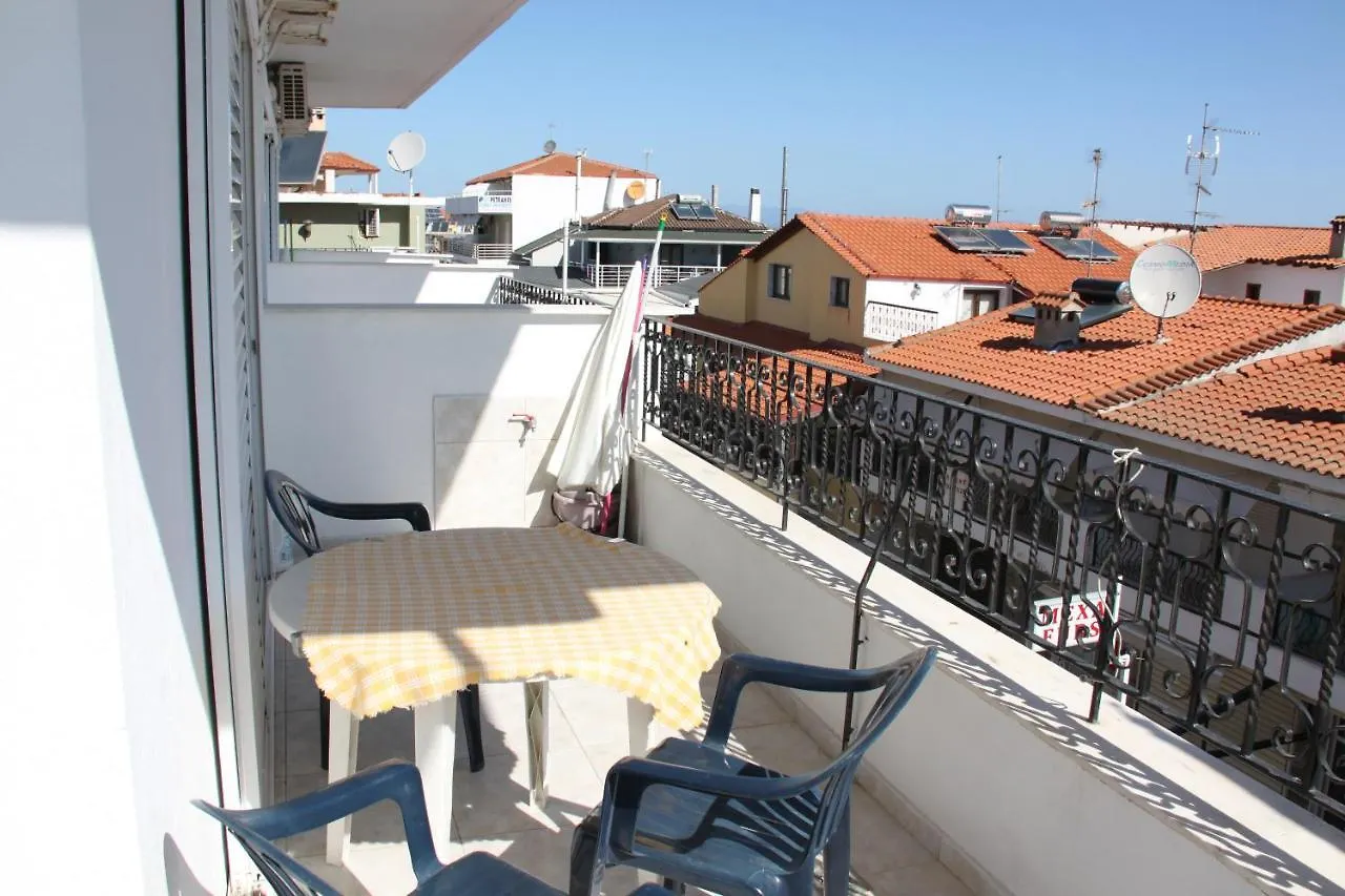 Lena Studios In Hanioti 0*,