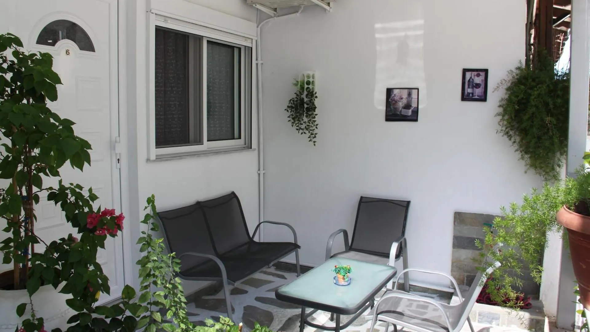 Apartment Lena Studios In Hanioti