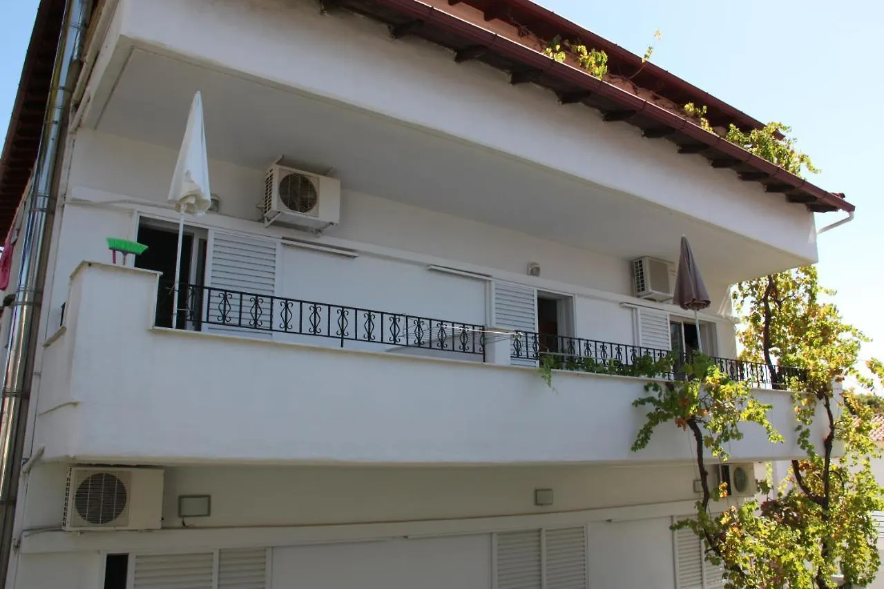 Apartment Lena Studios In Hanioti